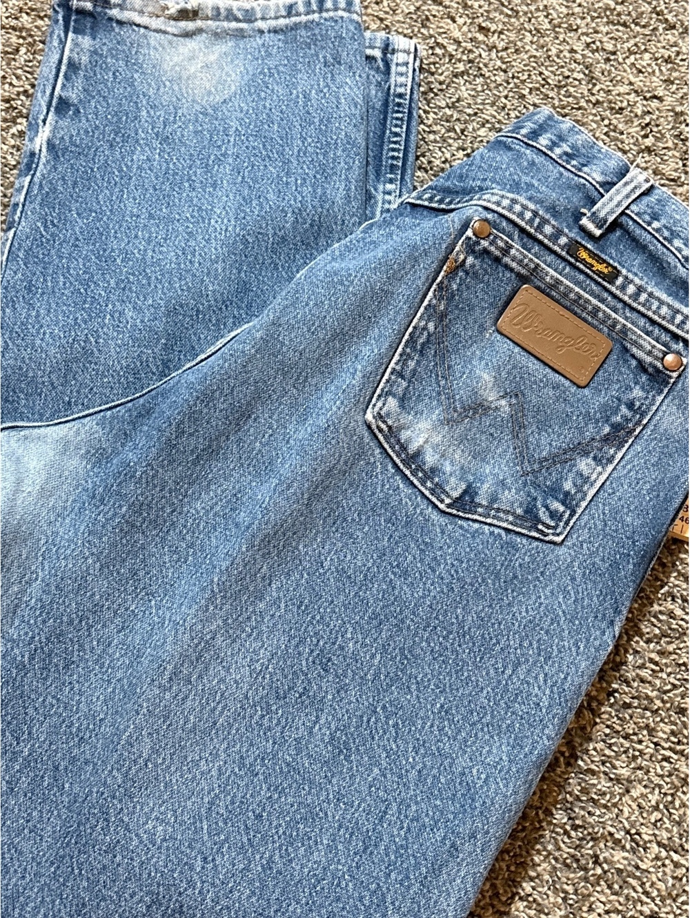 Wrangler Blue Denim Jeans 36x34 Straight Fit (36x32 actual)